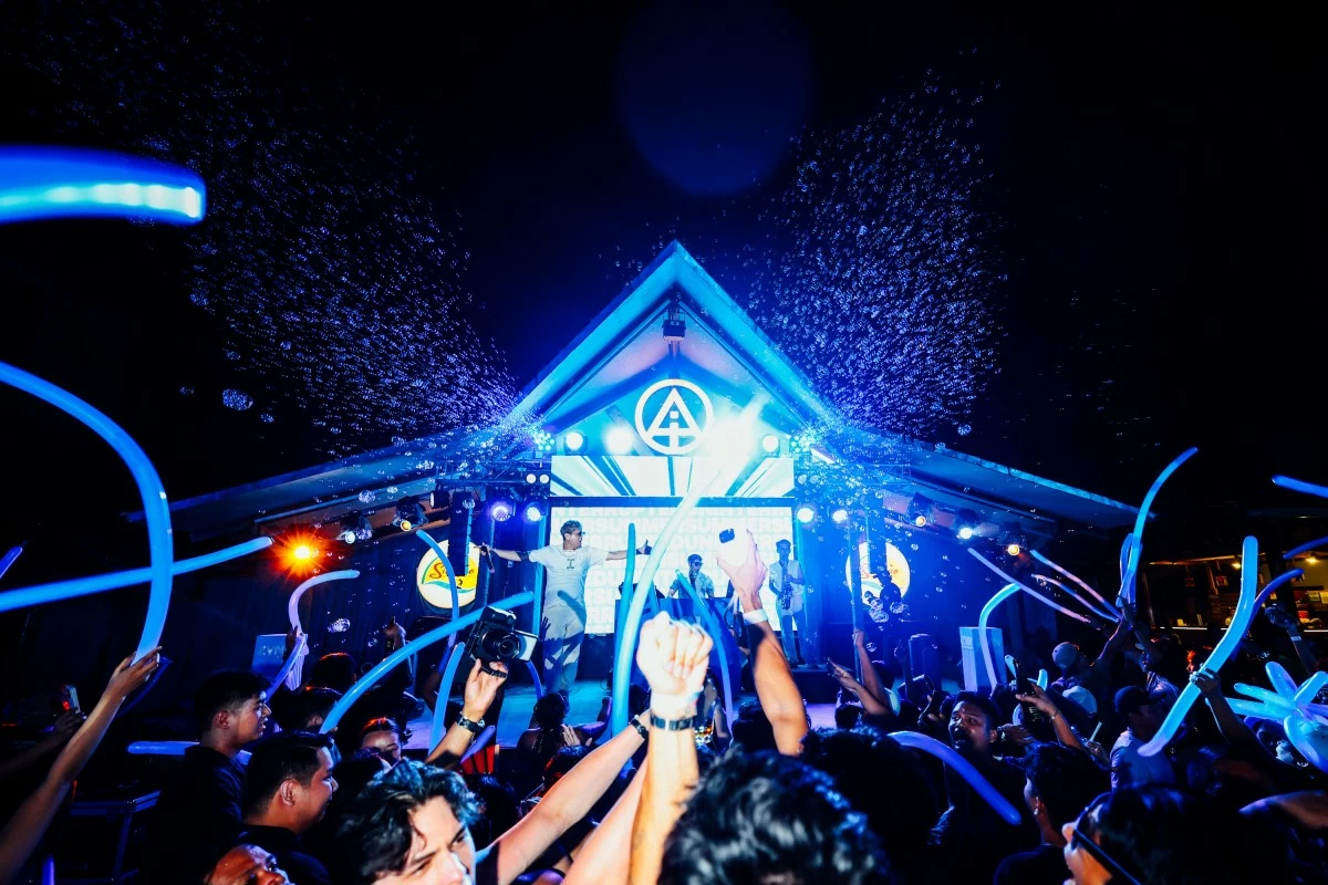 LAST HURRAH Music and dancing carry on into the night during the all-out finale at Siargao Beach Club (Photo: Magic Liwanag)