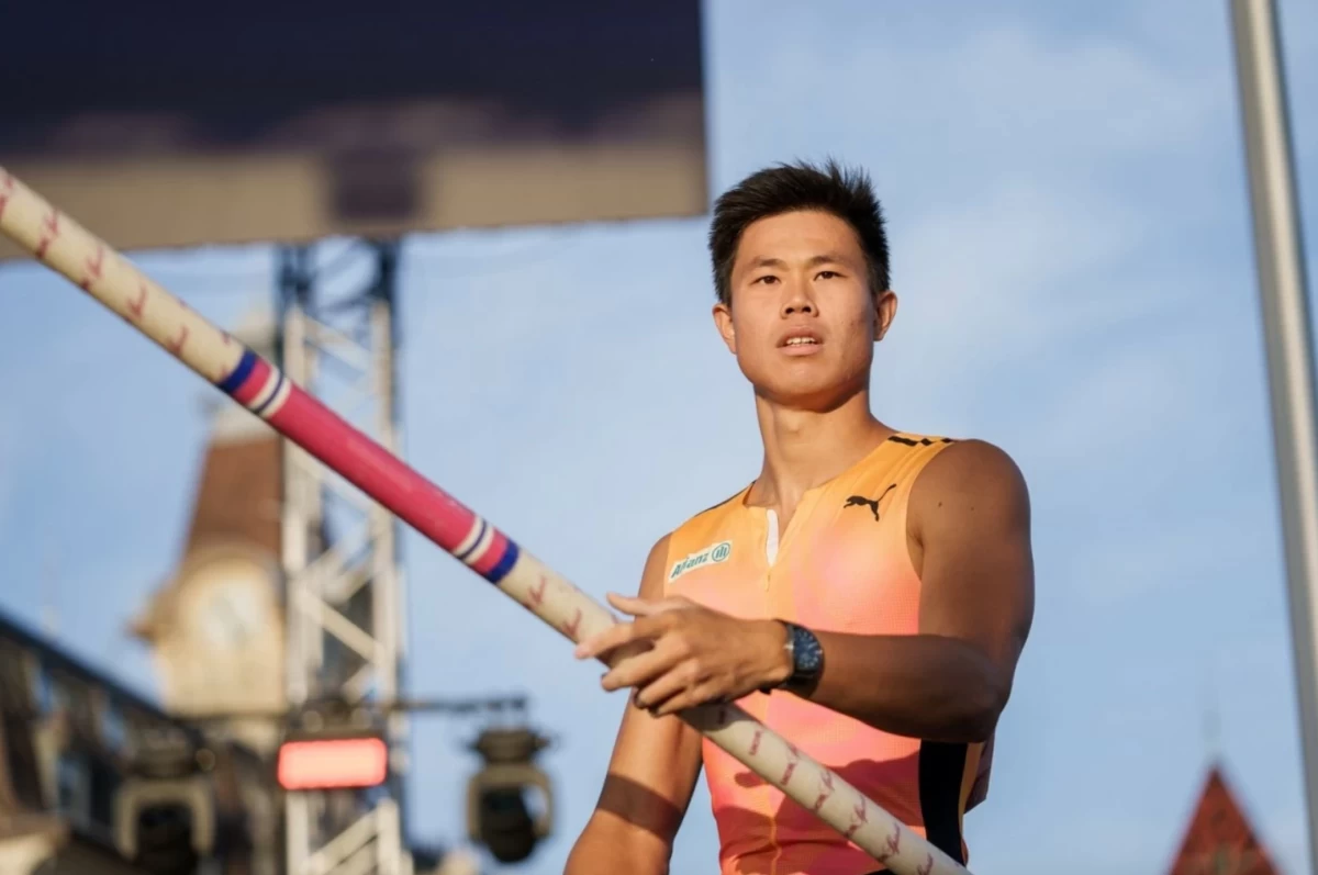 Obiena bags silver in Dusseldorf meet