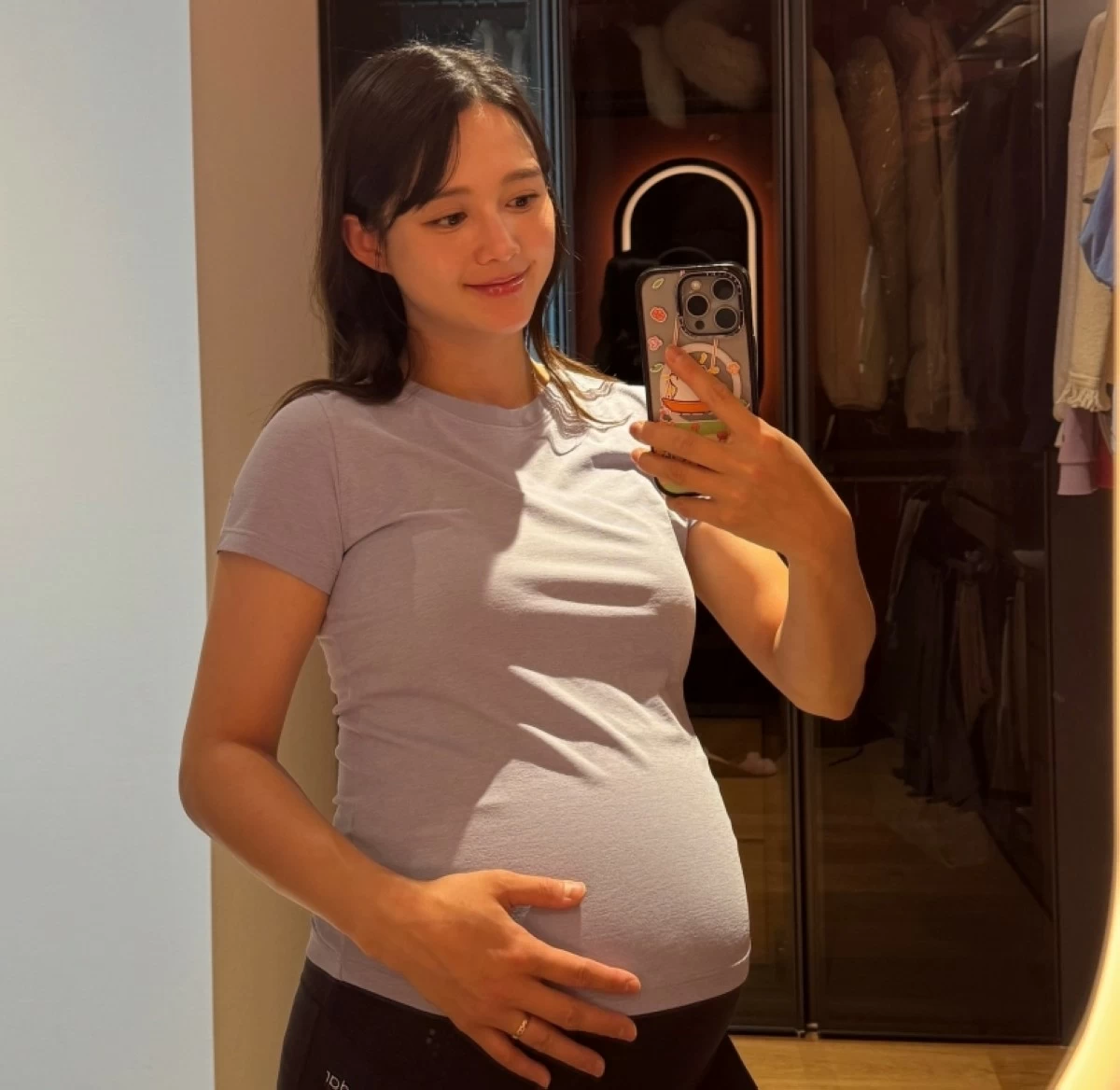Korean actress Nam Bora during her pregnancy (Instagram) 