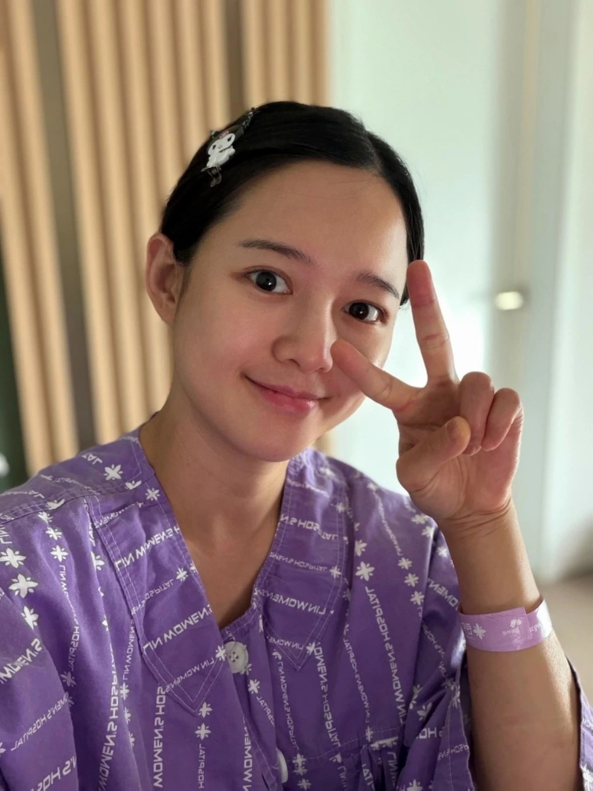 Korean actress Nam Bora in the hospital after giving birth (Instagram) 