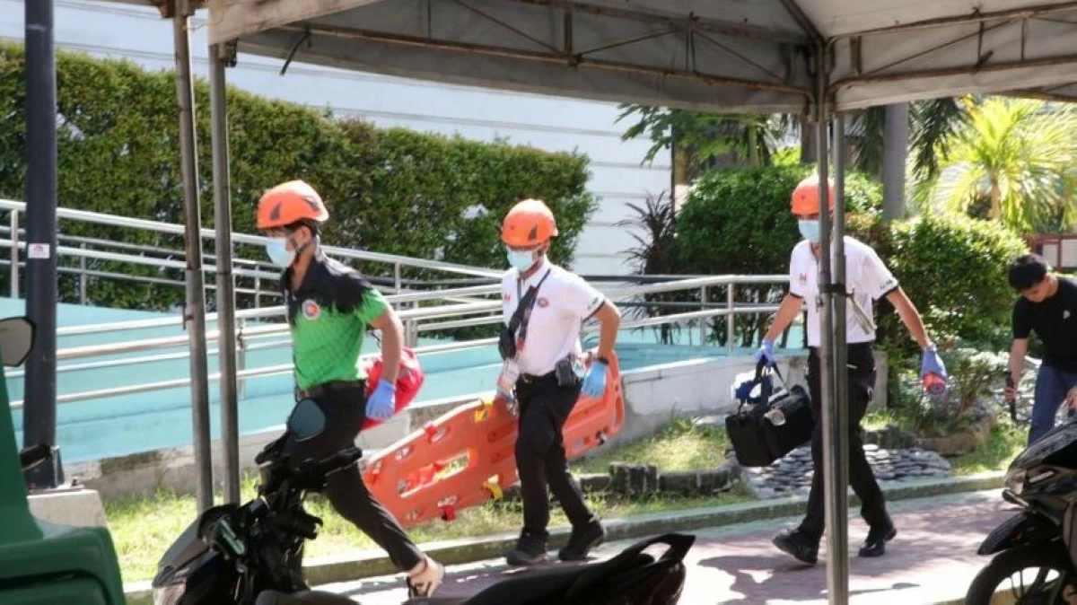Emergency responders participate in the Second Quarter Nationwide Simultaneous Earthquake Drill in Caloocan City on Thursday, June 18. (Photo courtesy of Caloocan PIO)