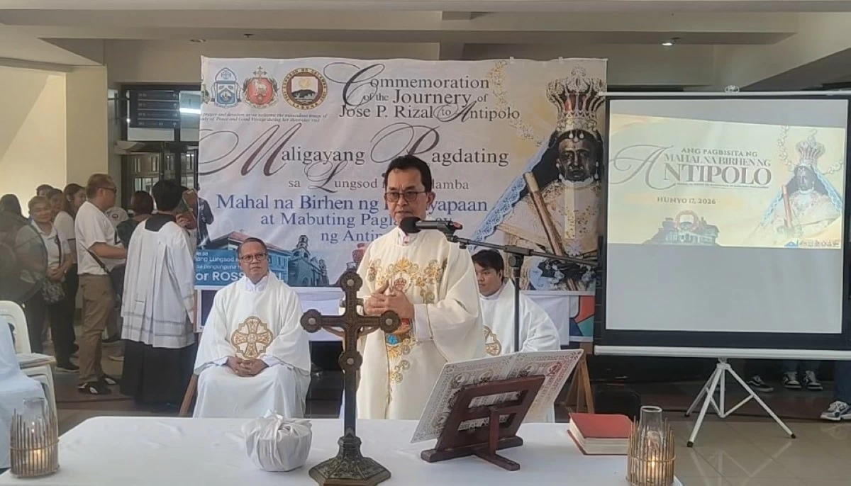 A Holy Mass is celebrated at the Calamba City Hall in Laguna as part of the visit of the pilgrim image of the Our Lady of Peace and Good Voyage (Photo by Antipolo Cathedral)