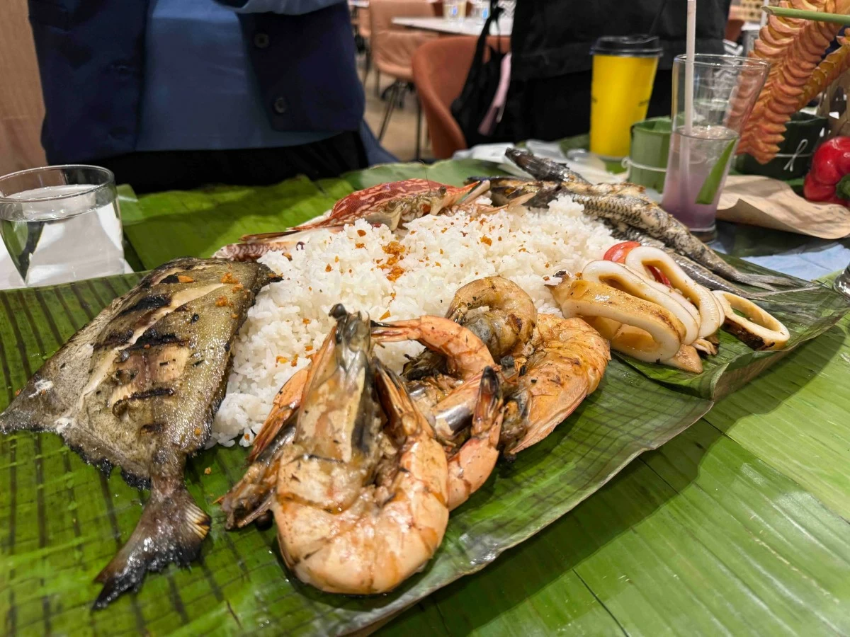 Mixed sugba seafood platter (Photo Yvette Tan)