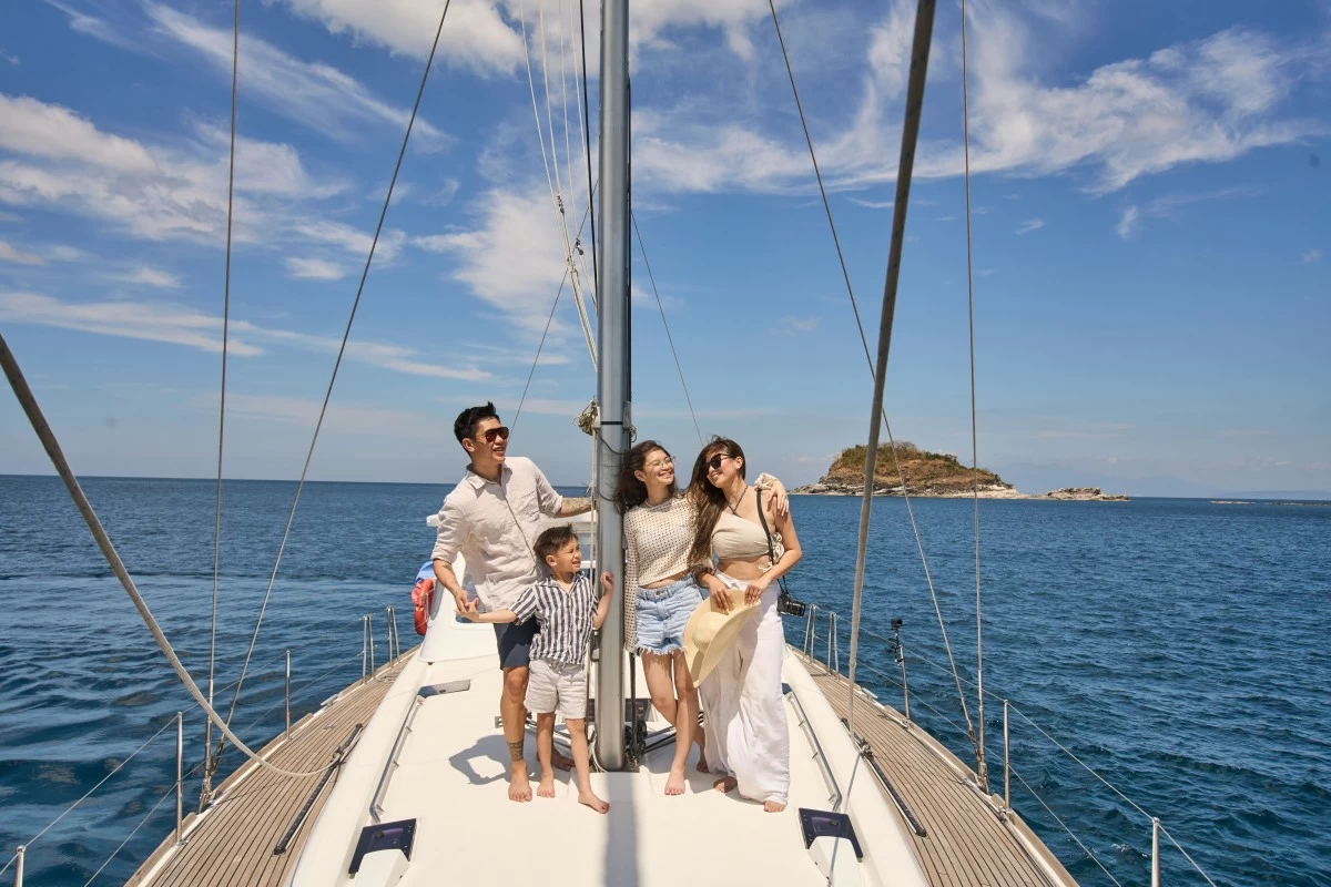 Sail Yacht Cruise