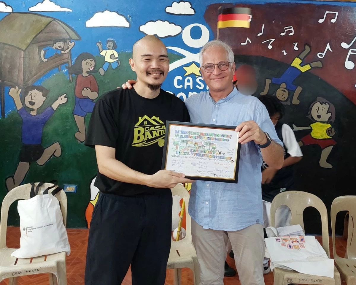German Ambassador Andreas Pfaffernoschke visits Bantu Philippines, whose programs in education, nutrition, music, dance, and the arts help empower children and youth from underserved communities. (Photos: German Embassy)