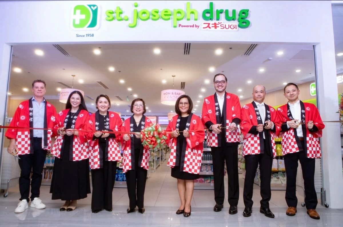 Ayala Malls, St. Joseph Drug, AC Health, and Sugi executives, at the launch of the very first Japanese-inspired pharmacy at One Ayala.
