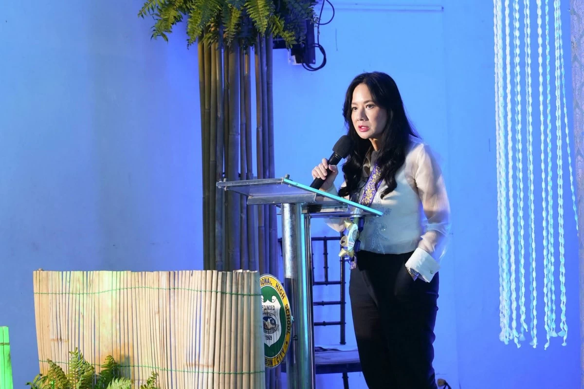 Malabon City Mayor Jeannie Sandoval delivers her message during the Ahon Kabataan Film Festival awarding ceremony at Malabon National High School. (Photo from Malabon LGU)