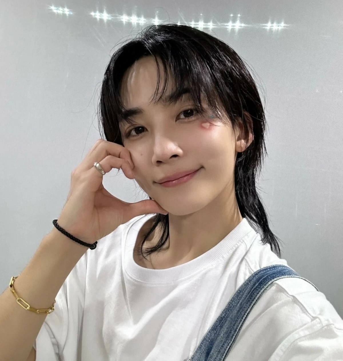 Seventeen's Jeonghan (Instagram) 
