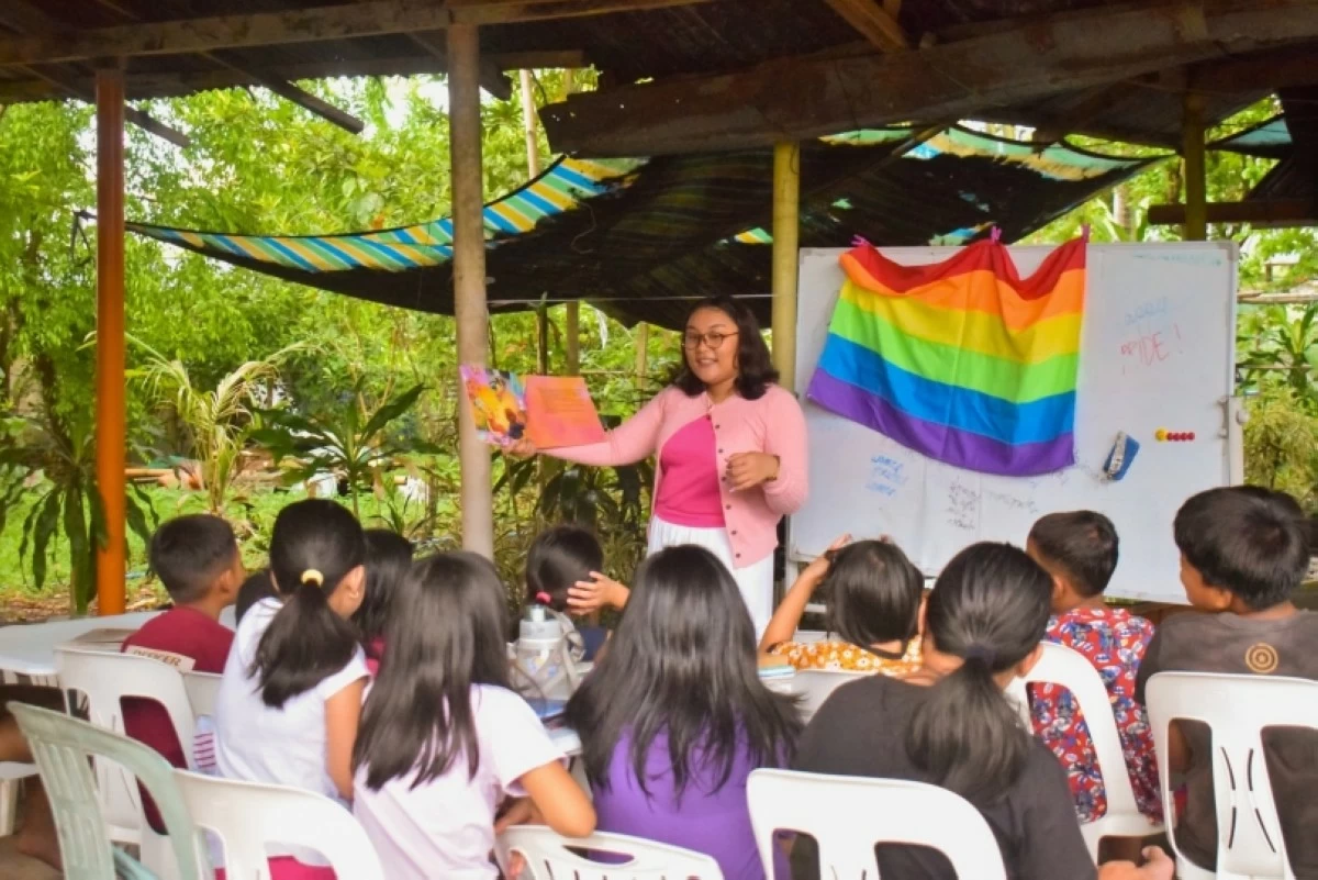 Project Palabasa in the Philippines (Photo from Project Palabasa's Facebook page) 