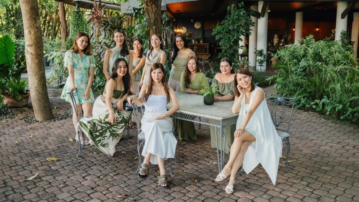 LADIES' NIGHT Chari Trinidad-Mendoza with the best girl friends at her Afterglow Retreat (Photos courtesy of Denice Sy)