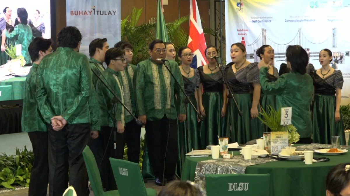 DLSU Chorale during lunch