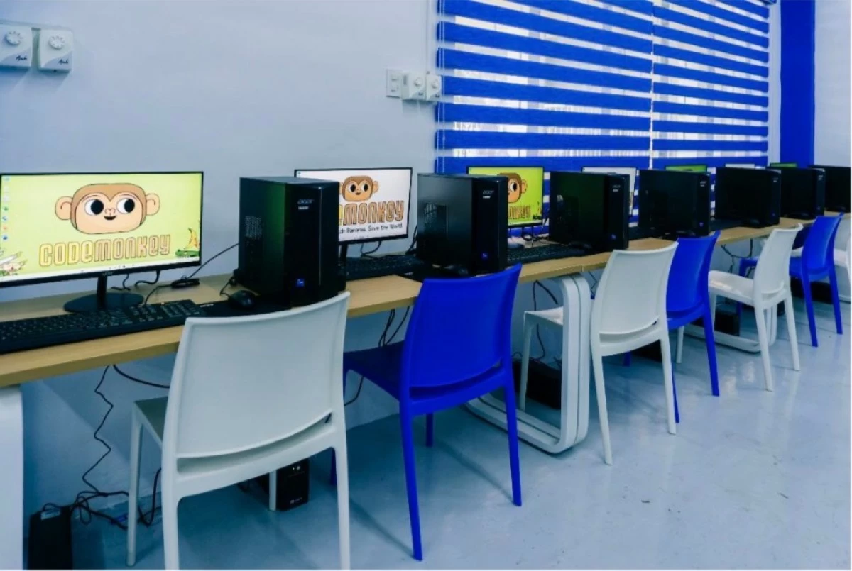 All computers at the new Digital Literacy Center in Manila come with CodeMonkey, helping students learn coding and boost their digital skills.