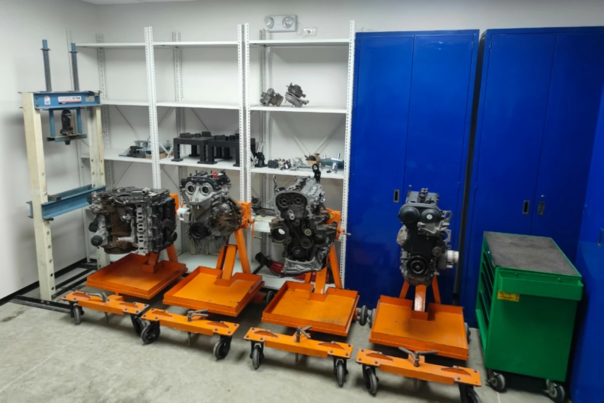 Stockroom and engines for training