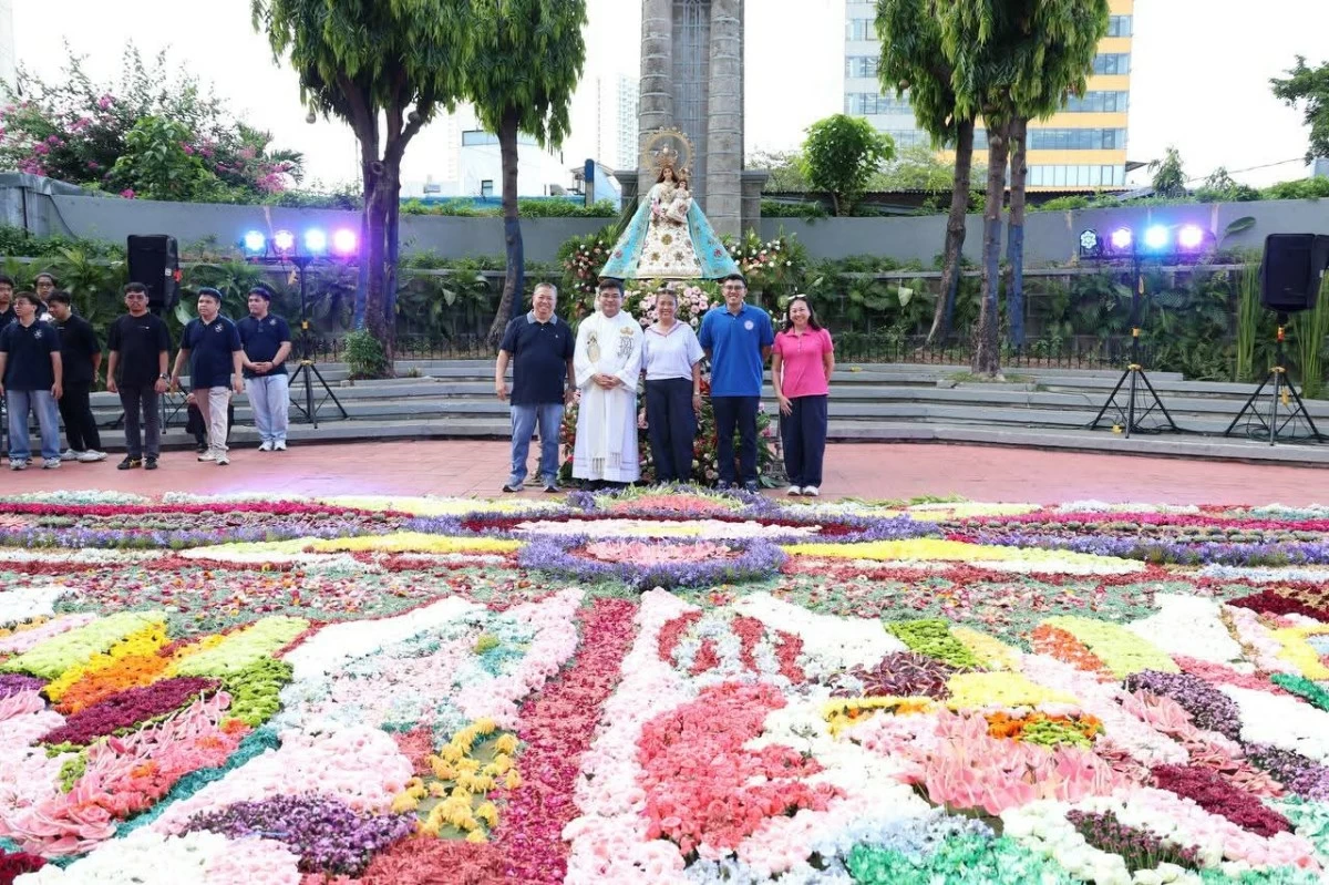 Makati City Mayor Nancy Binay joins residents and devotees in Barangay Poblacion in celebrating the festival in honor of the city's patroness, the Virgen dela Rosa de Macati. (Photos from Makati LGU)