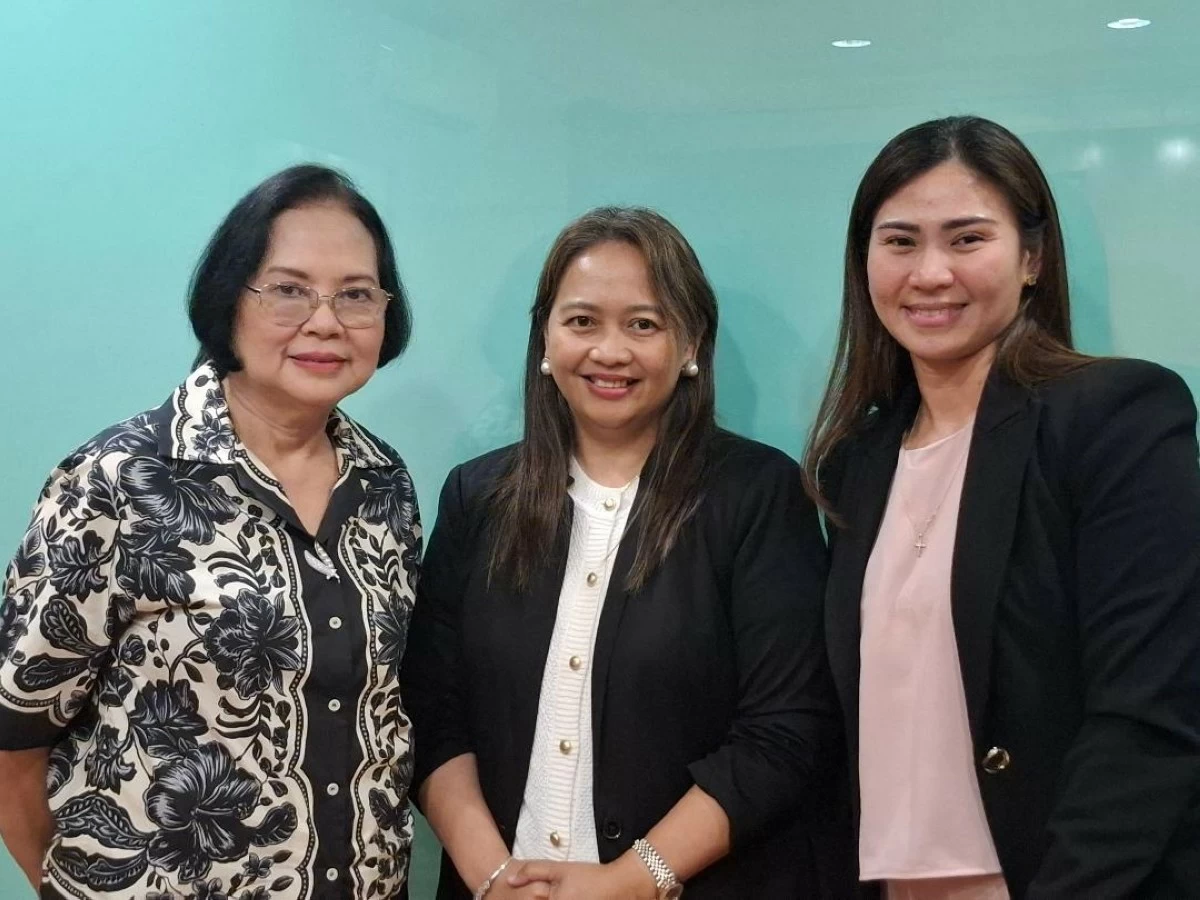 
PHA national president Dr. Aurora Muriel Gamponia, PHA-Cebu immediate past president Dr. Jennifer del Castillo, and PHA-Cebu president president Dr. Christine Anne Inso. (Calvin Cordova)
