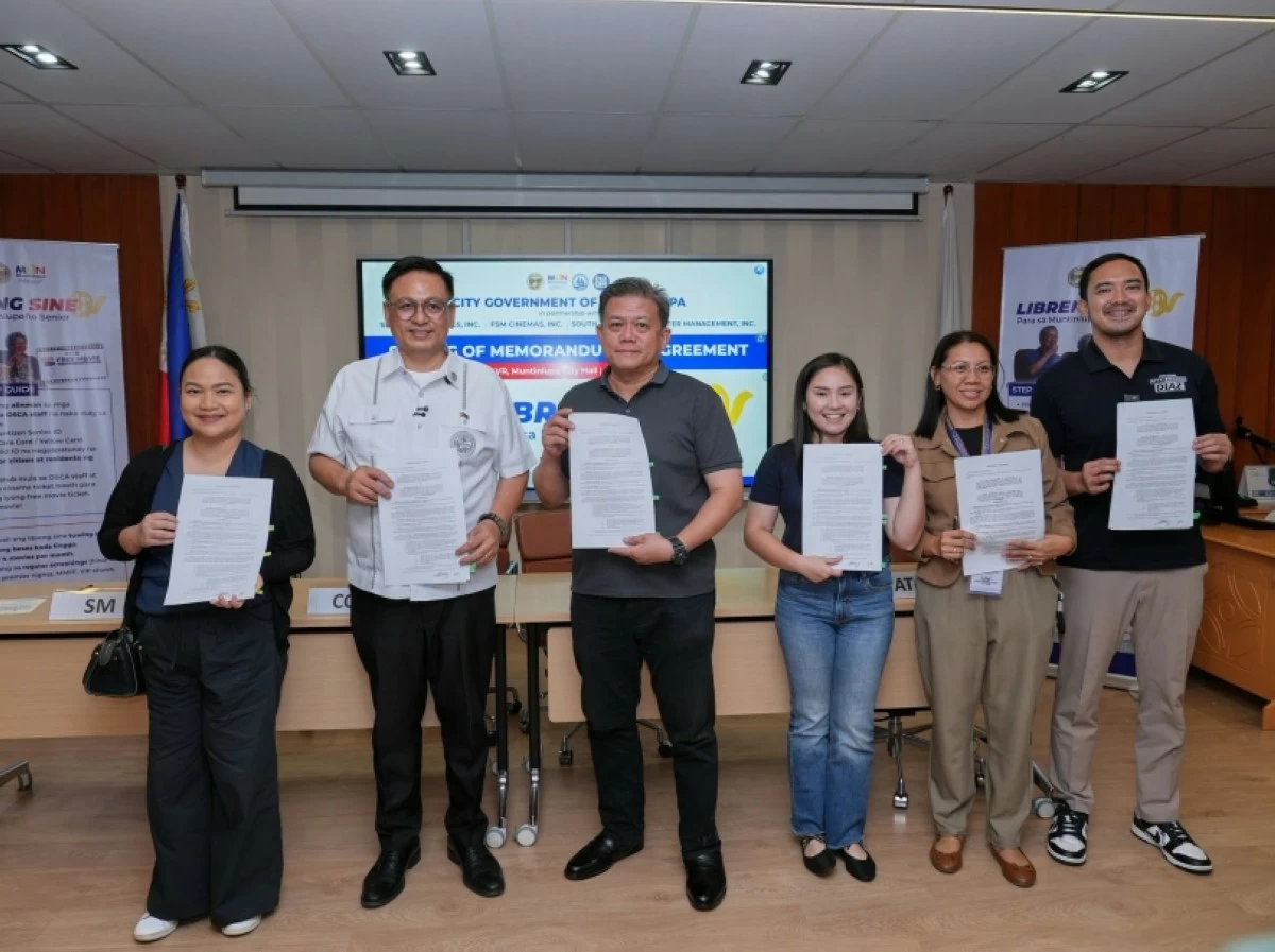 Muntinlupa Mayor Ruffy Biazon (second from left) joins representatives of SM Center Muntinlupa, Festival Mall, Alabang Town Center, and Councilors Rachel Arciaga and Alexson Diaz after signing the memorandum of agreement granting free movie admission to senior citizens. (Photo from Muntinlupa PIO)