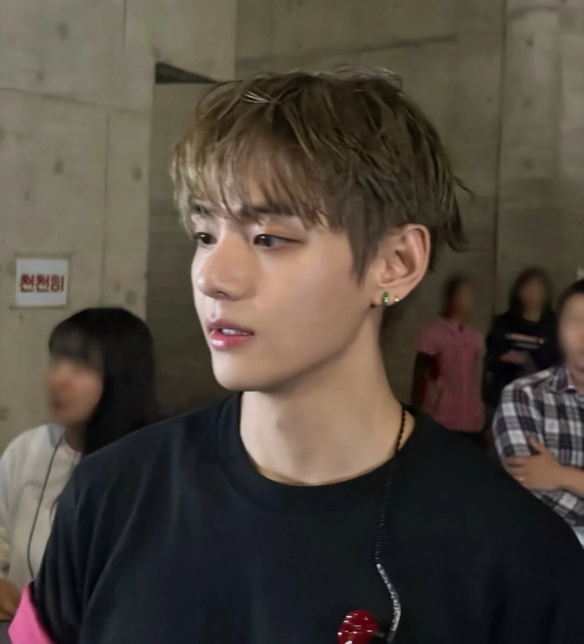 BTS V (Instagram) 