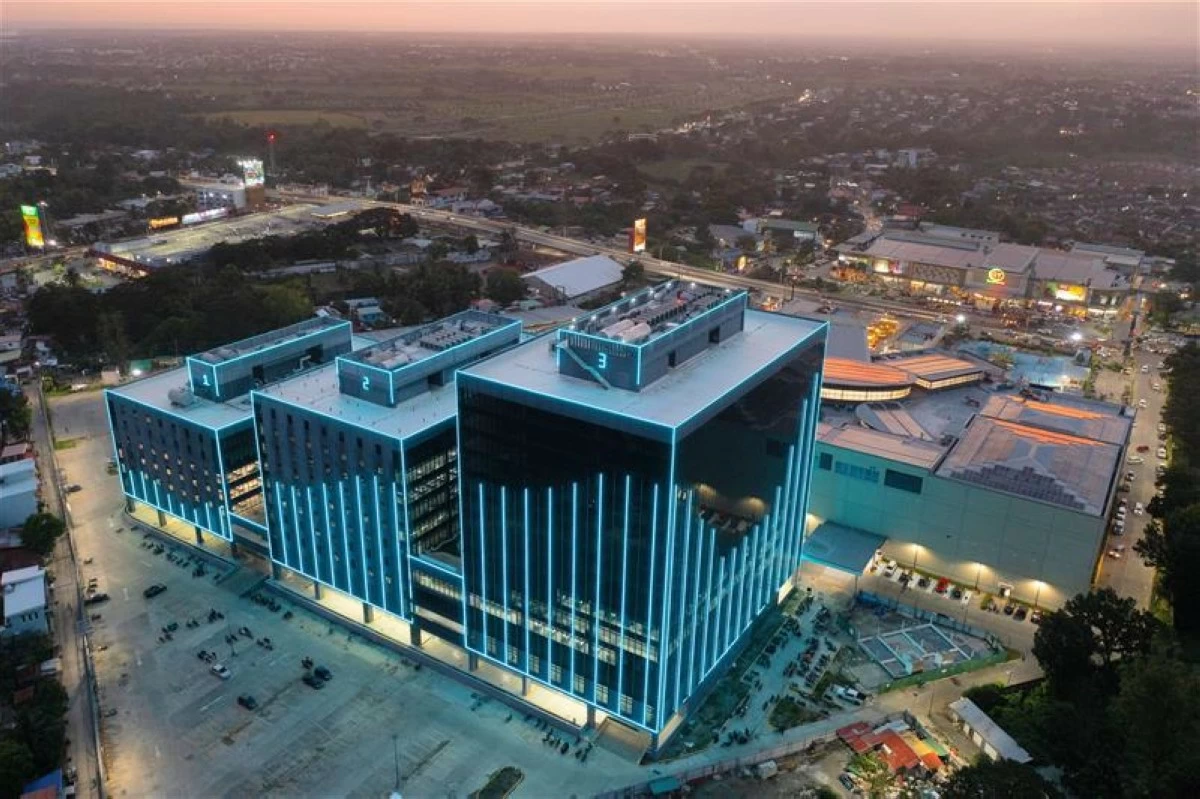 Cybergate Iloilo demonstrates how Robinsons Land brings modern office infrastructure to key provincial hubs, enabling businesses to expand while keeping talent rooted in their home regions.