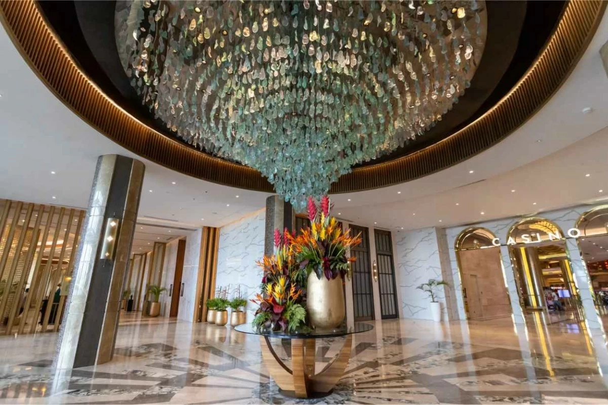The first and only Filipino five-star hotel brand, Fili Hotel in Cebu highlights Robinsons Hotels & Resorts’ role in strengthening regional tourism through well-designed spaces that support both travelers and local industries.