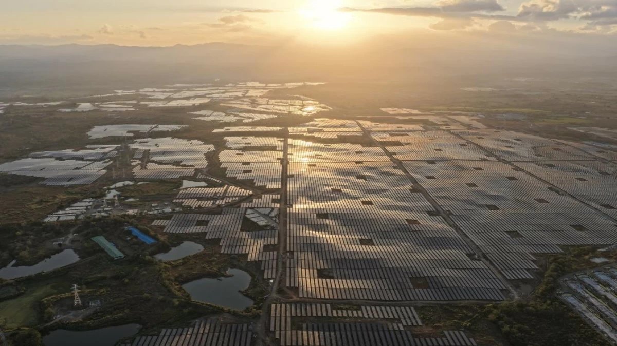 An aerial view of MTerra Solar’s 3,500-MWp solar project, one of the largest solar developments in the country. Photo courtesy of Meralco PowerGen Corporation (MGEN).