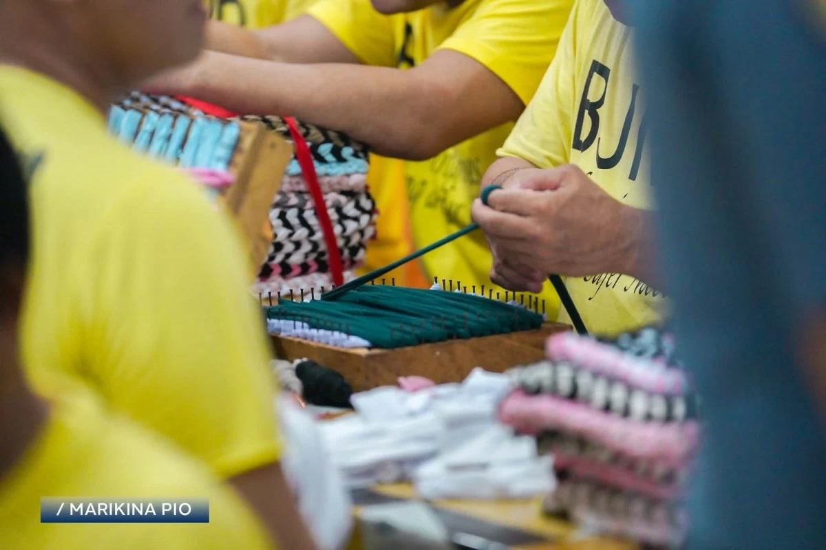 Mayor Maan Teodoro and Rep. Marcy Teodoro lead the turnover of sewing machines, television sets, and hygiene kits to the BJMP–Marikina City Jail as part of the city government’s continuing support for the welfare and rehabilitation of persons deprived of liberty. (Photos from Marikina LGU)