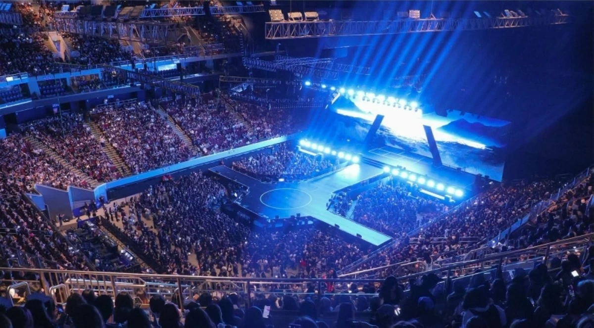 EXO's EXhOrizon in Manila concert (Photo from SM Mall of Asia Arena's Facebook account) 