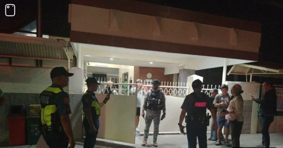 POLICE secure Silliman University in Dumaguete City, Negros Oriental following a bomb threat on Monday, July 6. (PRO-NIR)