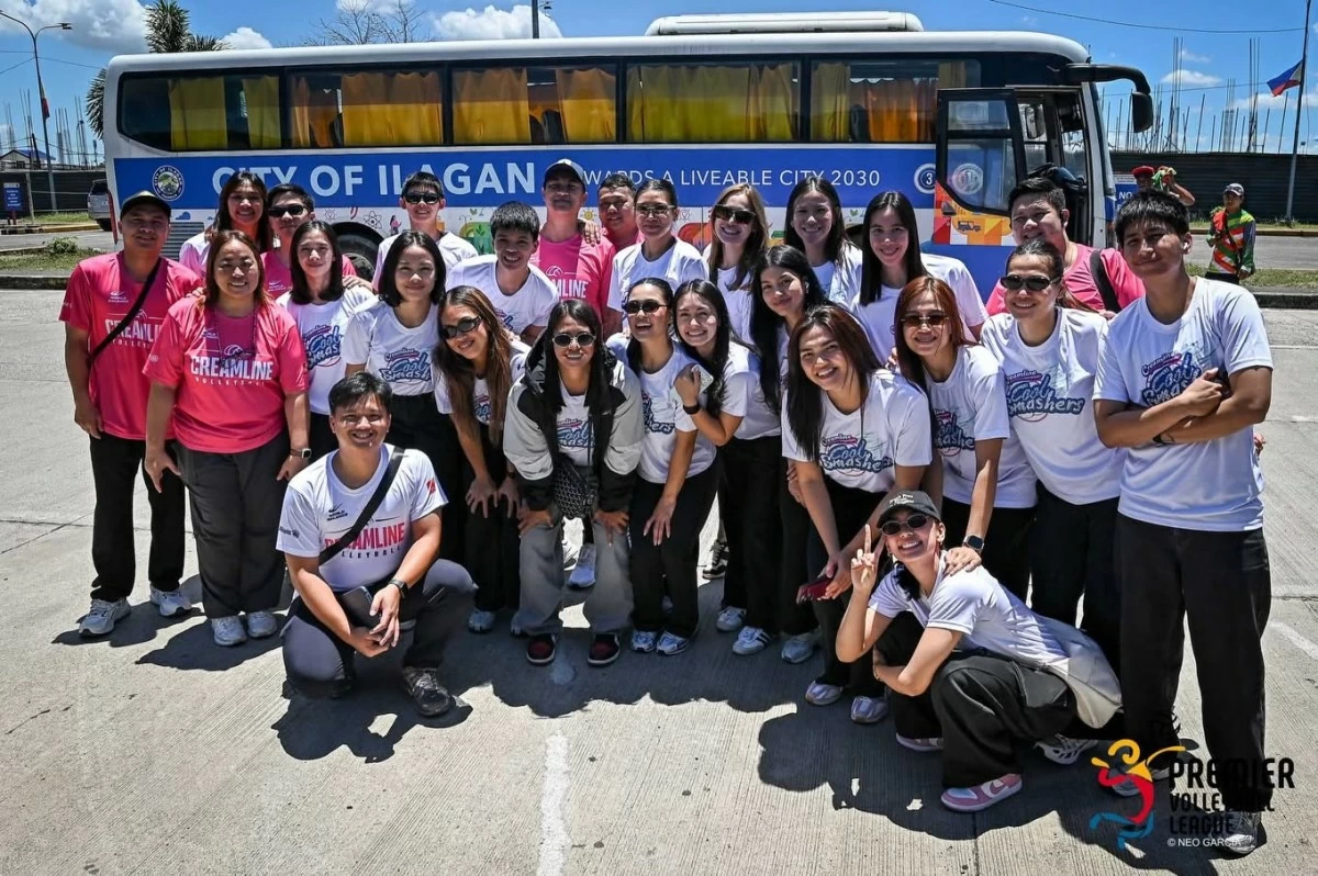 Creamline arrives in Ilagan City, Isabela for the PVL On Tour. (PVL Images)