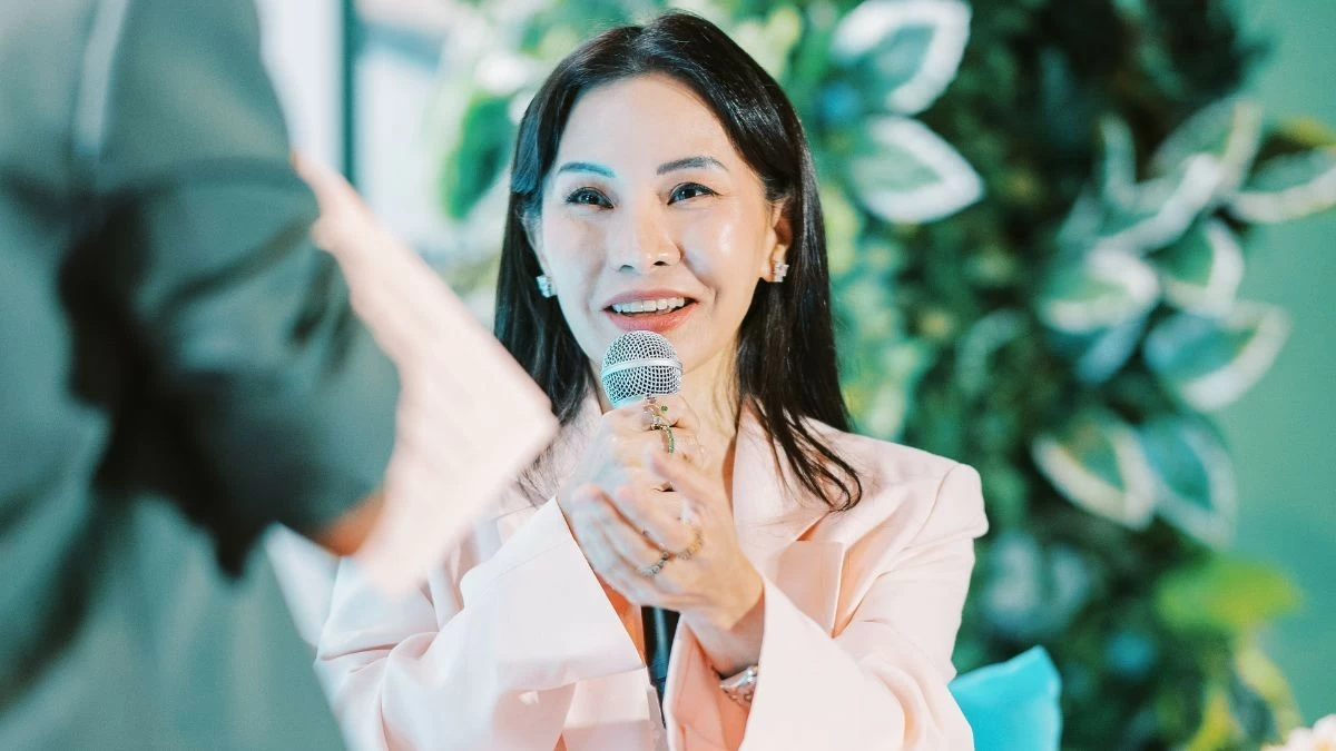  Dr. Maika S. Slatensek