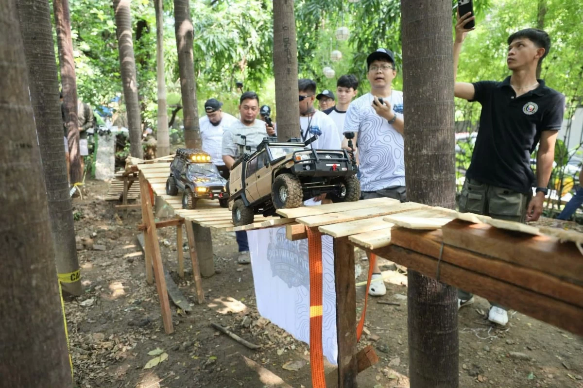 Pasig City Mayor Vico Sotto, city officials, and members of Pasig RC Cars Crawlers attend the opening of the first public RC Vehicle Park in Maybunga Rainforest Park. (Photo from Pasig PIO)
