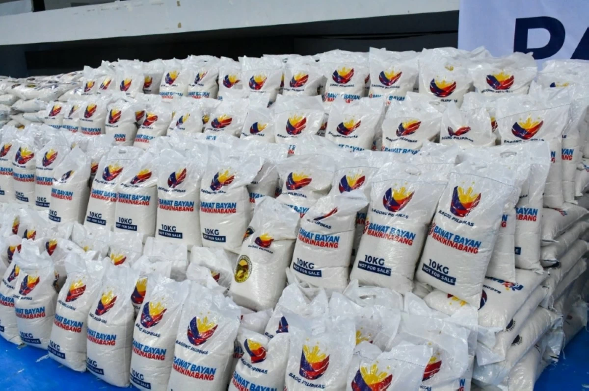 The 10-kilo sacks of rice for Muntinlupa residents (Photo from Muntinlupa PIO) 