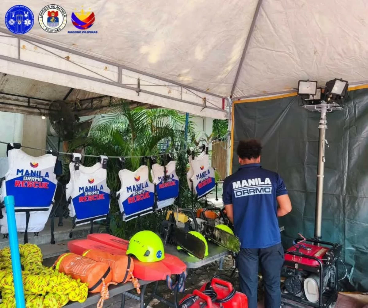 Manila DRRM personnel prepare rescue equipment and emergency response assets for the possible effects of Super Typhoon Inday. (Photos from Manila DRRM)