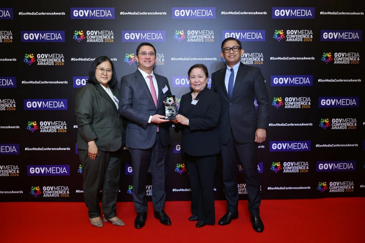 Bureau of Internal Revenue (BIR) Commissioner Charlito Martin R. Mendoza (second from left) holds the Philippines Digital Initiative of the Year – Finance Award for the 2026 BIR Interactive Digital Tax Calendar at the GovMedia Conference & Awards 2026 held on July 9 at the Marina Bay Sands Expo and Convention Center in Singapore. Joining him are (from left) Public Information and Education Division Chief Meilin L. Hirang, Deputy Commissioner Ma. Rosario Charo G. Enriquez-Curiba, and Director Marlon Fritz Broto of the Office of the Commissioner. The in-house developed digital platform was recognized for transforming the traditional printed tax calendar into an interactive online resource to simplify and speed up tax compliance for Filipinos.