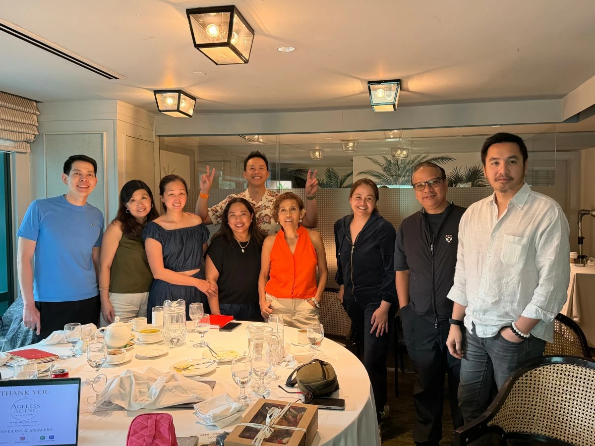 Nadine Tengco (one in the middle wearing orange) with Forum AA Team’s (from left) Stephen Gan Jr, Leslie Ngo, Joy Benedicto, Jan Uy, the author, Bob Suson, and Edward Onglatco (Photo: Dr. Kaycee Reyes/Manila Bulletin)
