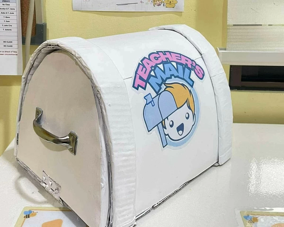 WAY TO COMMUNICATE The ‘I Want My Teacher to Know’ box helps students from Bright Kids Plus in Bacolod City get their concerns across safely and privately.
