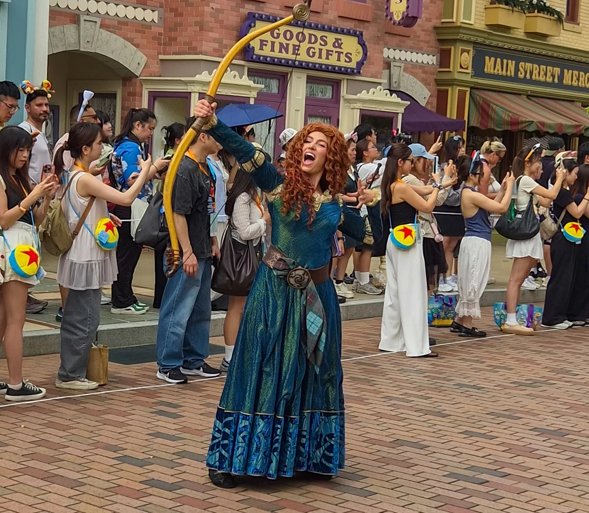 Scenes from Friendtastic! Parade