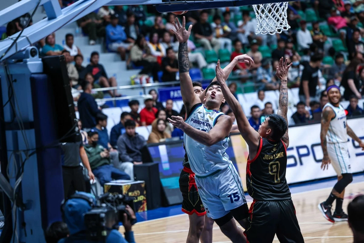 Converge blasts Titan Ultra to open Govs Cup in style