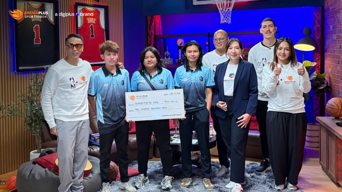 Representatives from the Philippine Sports Association for the Differently Abled (PHILSPADA) receive the ceremonial check during the 50th episode of ArenaPlus' All in sa Arena on June 14.
