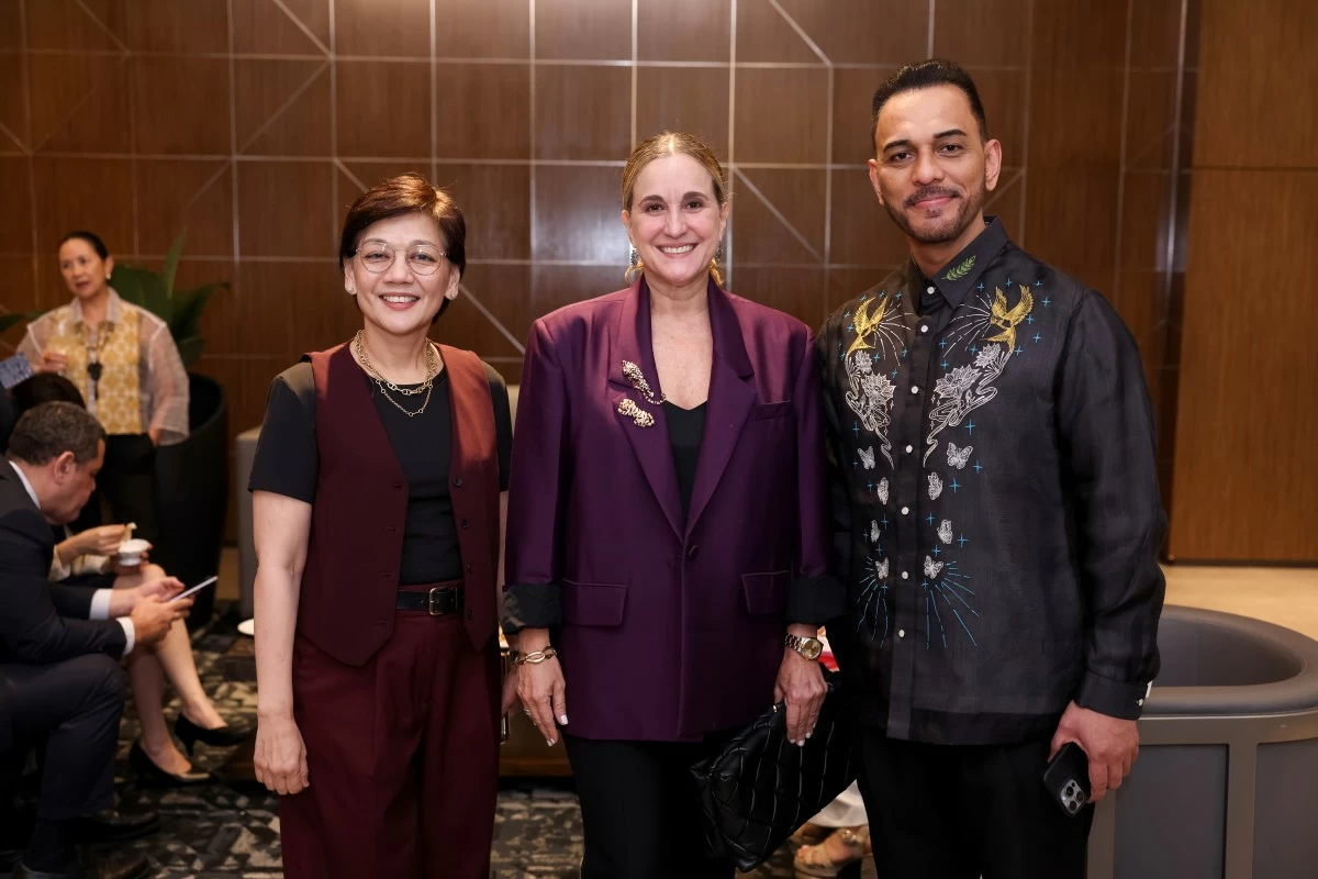 Ayala Land president and CEO Meean Dy, Sofia Zobel Elizalde, and Christopher Mohnani, Samsung Performing Arts Theater managing director and Circuit Makati Arts and Culture manager
