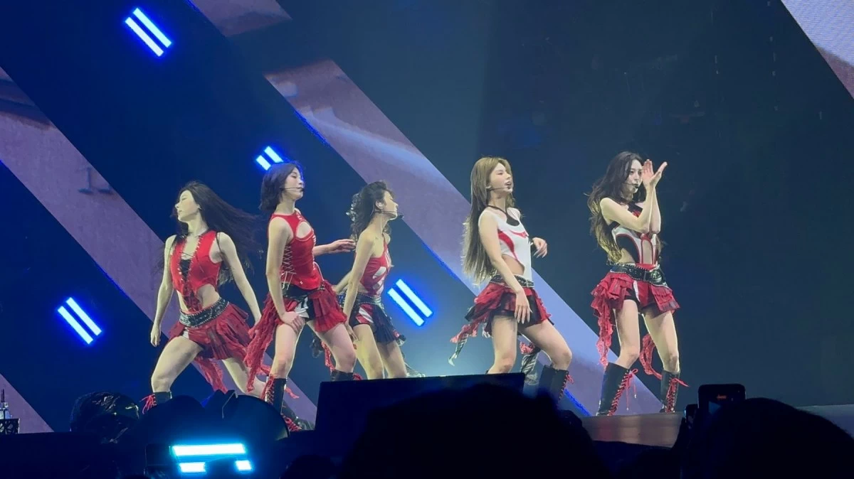 ITZY performs at the SM Mall of Asia Arena (Maja Corbita) 