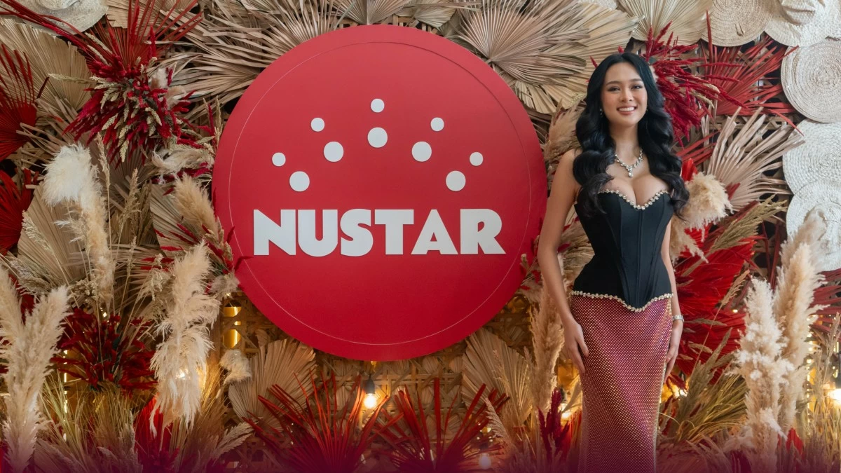 NUSTAR Online: Exclusives host Jercy Cruz poses at the NUSTAR Online photobooth during the BBP 2026 National Costume Competition.
