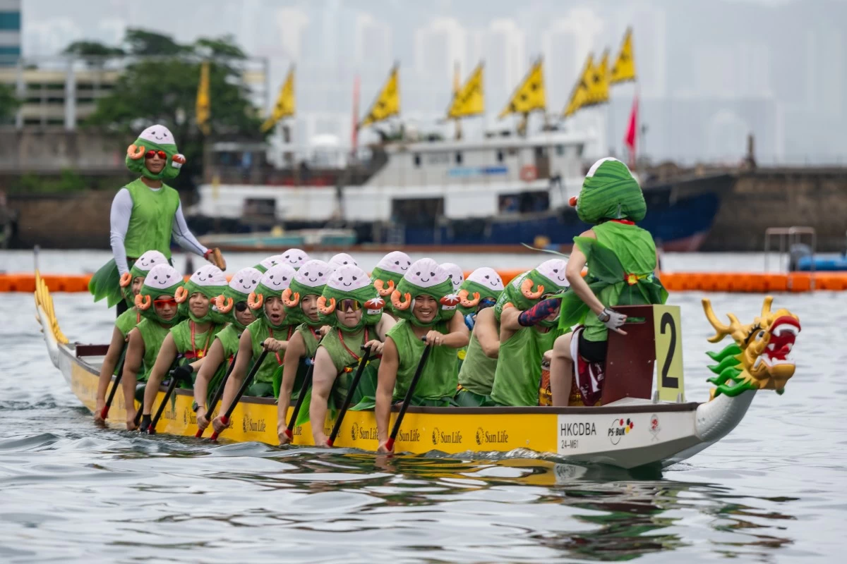 Dragon boat teams from around the world gathered at the 2026 Sun Life Hong Kong
International Dragon Boat Races for one of the festival's most anticipated spectacles: the Fancy Dress Competition. (Photos: Sun Life Hong Kong International Dragon Boat Races)