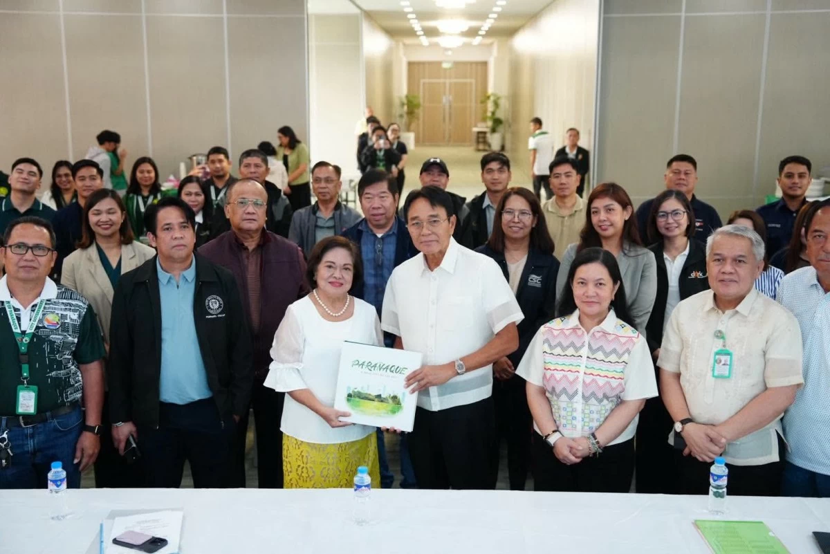 Parañaque Mayor Edwin Olivarez joins CDC President and CEO Agnes VST Devanadera, City Administrator Fernando C. Soriano, and BPLO chief Atty. Melanie T. Soriano‑Malaya during the CDC’s knowledge‑sharing visit on the city’s Pque‑eBOSS and Ease of Doing Business initiatives. (Photo from Parañaque PIO)