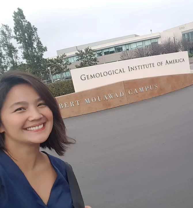 Ynna studring at the Gemological Institute of America 