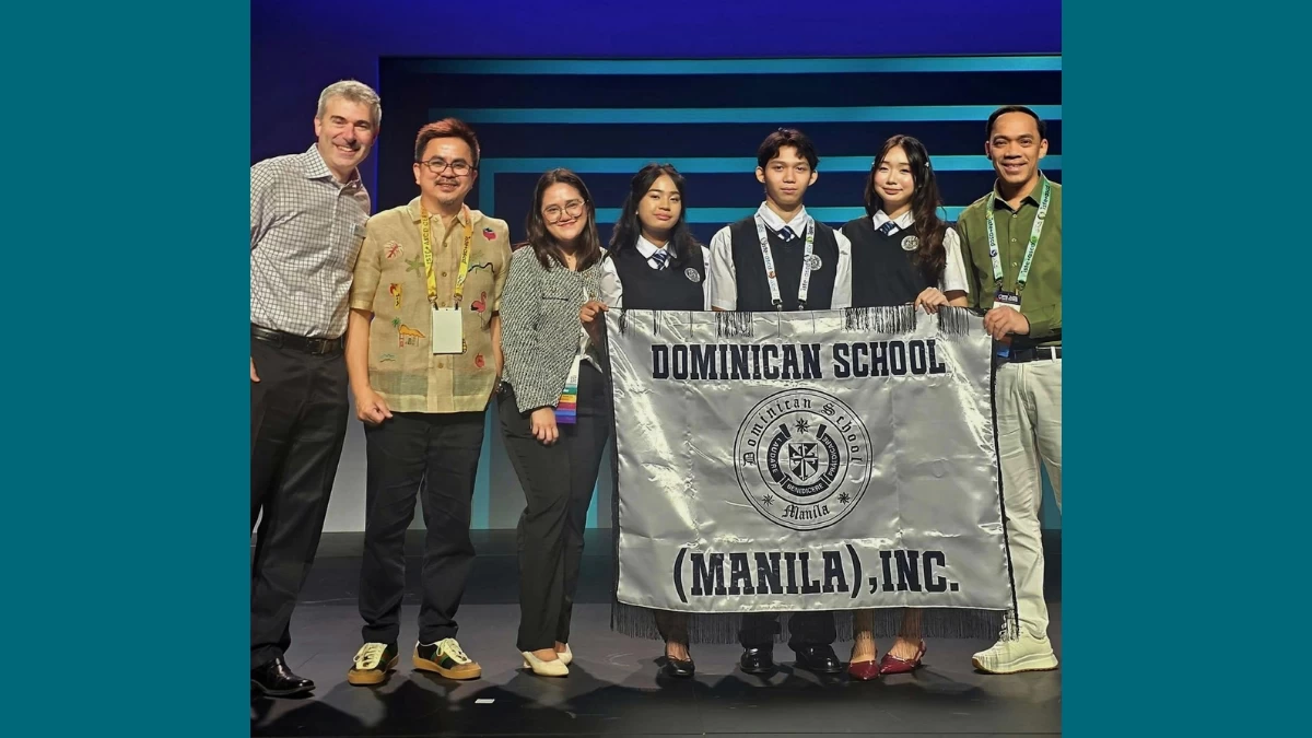 The ReSiklo team poses on the main stage with ISTE CEO Richard E. Culatta, Vice Principal for Academics Kenny Ryan Bito, and their coach, Sherylyn Dimaayo.