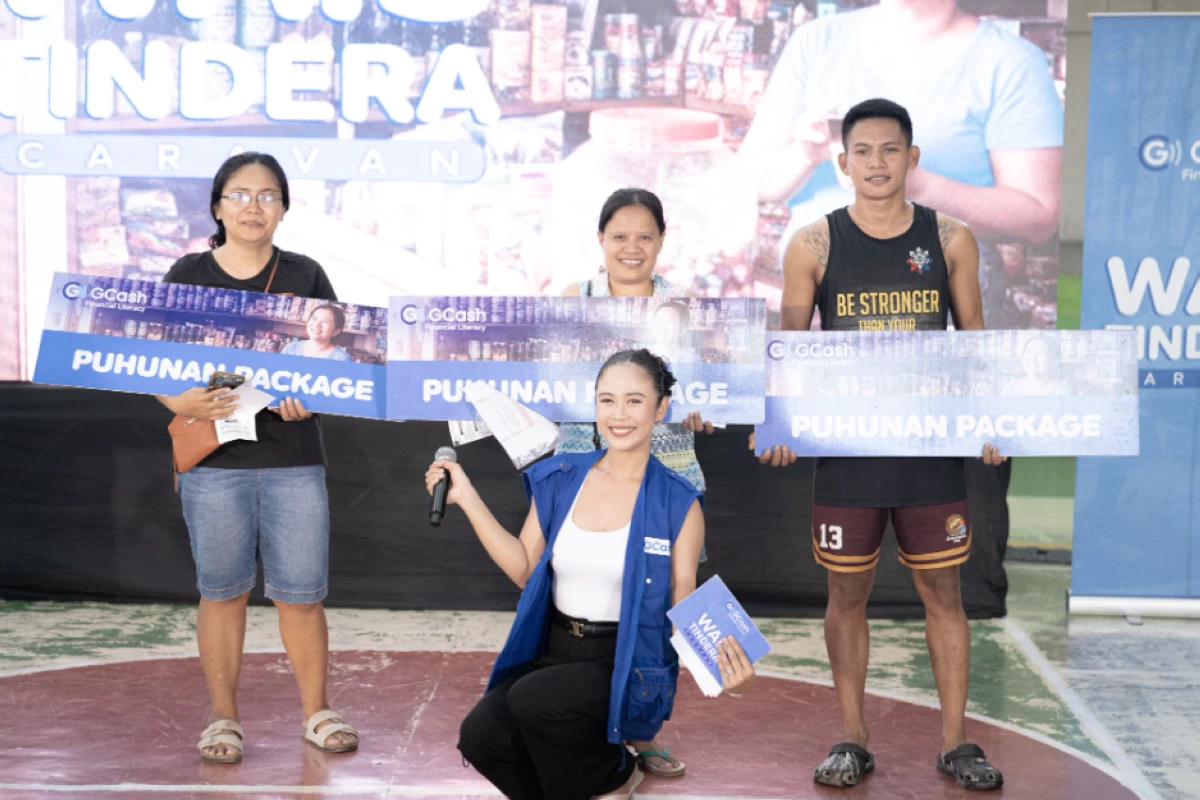 Lucky winners of Puhunan Package from the recent Wais Tindera caravan in Cebu City. 
