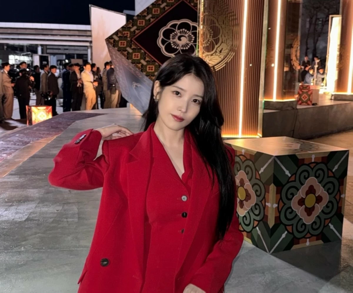 IU (Instagram) 