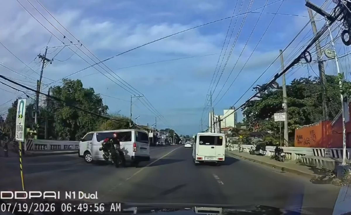 Mayor driving motorcycle without license plate figures in collision