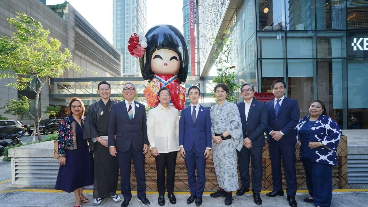 Charmaine Bauzon, Commercial Business Group head of Federal Land Inc.; Kazuhiro Shimo, president of Mitsukoshi Federal Retail Inc.; Shigeru Shimoda, chairman of the Philippine-Japanese Chamber of Commerce and Industry; Alfred Ty, chairman of Federal Land, Inc.; Yokota Naobumi, minister for Economic Affairs of the Embassy of Japan; Masahiko Yoshizawa, general manager of MITSUKOSHI BGC; Eugene Tamesis, director of Sales and Marketing of Grand Hyatt Manila; Yusuke Hirano, vice chairman of Federal Land NRE Global, Inc. (FNG); and Jodee Arroyo, deputy general manager of Sunshine Fort North Bonifacio Retail Development Corporation (Photo: MITSUKOSHI BGC)