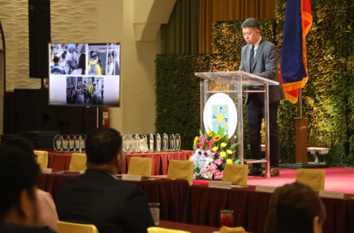 UST Faculty of Engineering dean prof. Angelo R. Dela Cruz, Ph.D. delivers the opening remarks